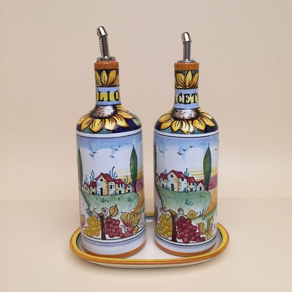 PG 205B 25 - Set two bottles cm. 25h, oil/vinegar + tray. Design: Paesaggio Girasole. Capacity: ml.500