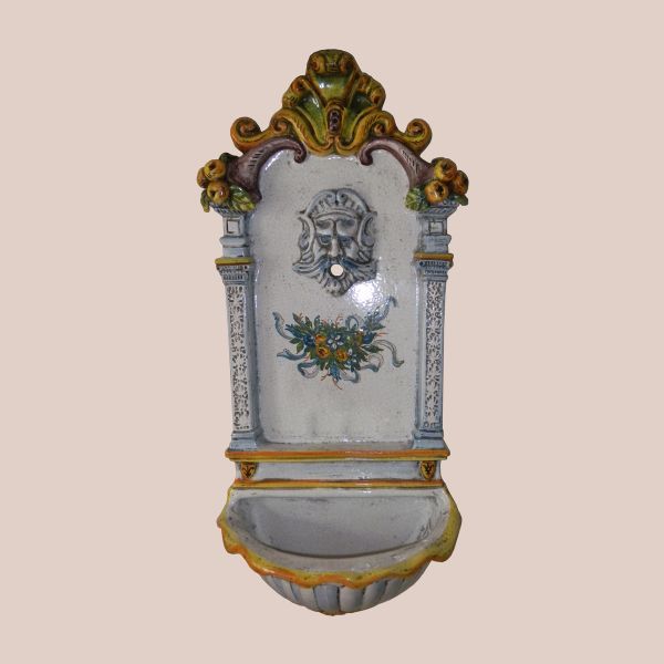 WALL FOUNTAIN WITH HEAD