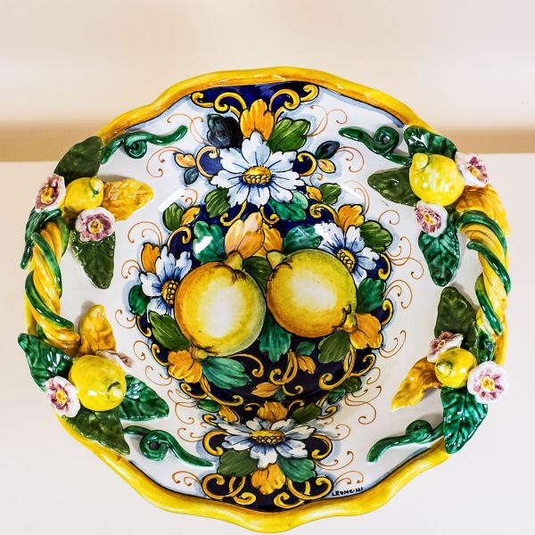 ROUND SCALLOPED FRUIT STAND LIMONI FONDO BLU