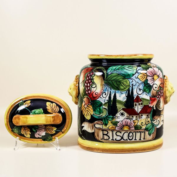 OVAL CANISTER WITH TUSCAN COUNTRYSIDE SCENE ON BLACK BACKGROUND, WRITING TO CHOOSE. IN THIS PICTURE:cm.35h
