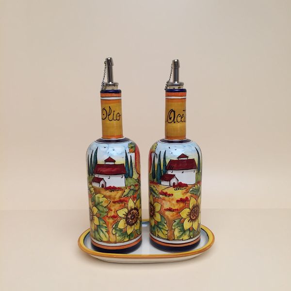 Set of 2 oil and vinegar bottles, cm.25h with tray