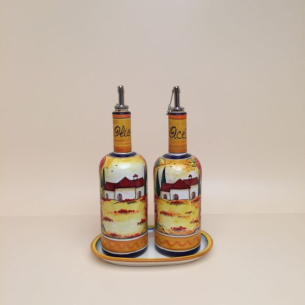 Set of 2 oil and vinegar bottles, cm.25h with tray