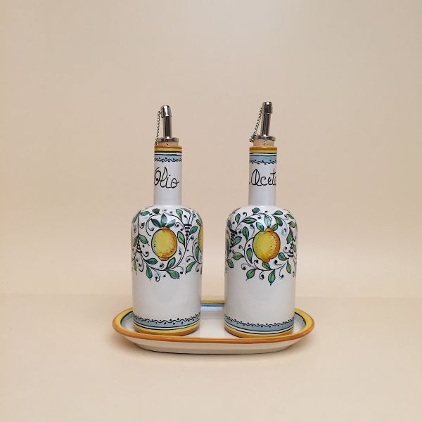 Set of 2 oil and vinegar bottles, cm.20h with tray - design: Limoncini