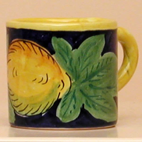 LI104 07 - Small mug. cm. 7H. 1 item