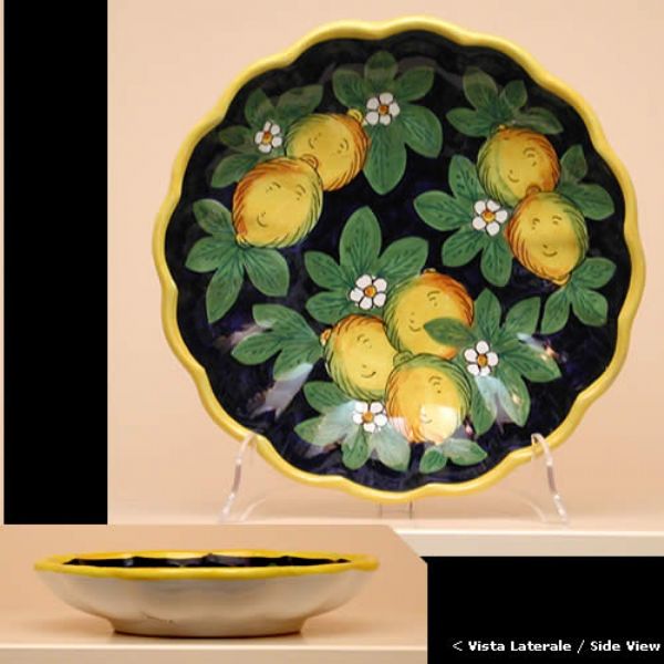 LI114 30 - Scallop-edged serving bowl, diameter cm.30