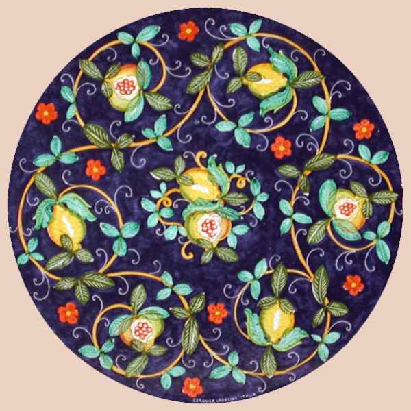 LEO018 T - In the photo: 130 cm. diameter table<BR><BR>Volcanic stone, 3 cm thick. Suitable for inside and outside, resistant to a temperature range of -60 to 1000 °C.