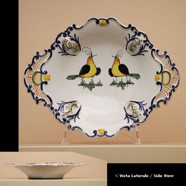 UC115 39 - Scallop-edged tray, cm.39 x 31, incher 15.35 x 12.20