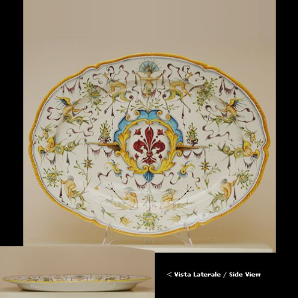 RG114D 56 - Vassoio ovale smerlato con giglio fiorentino cm 56 x 43