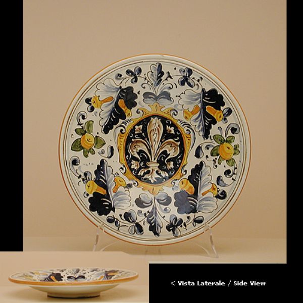 CB301D 30G - Plate cm. 30 cafaggiolo blu coat of arms with florentine lily